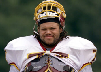 NFL Pro Bowler Tre’ Johnson, dead at 54, found a new calling as a teacher