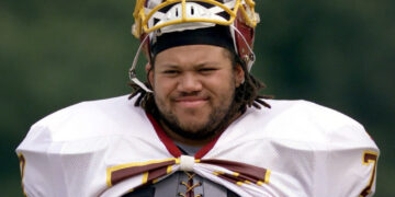 NFL Pro Bowler Tre’ Johnson, dead at 54, found a new calling as a teacher