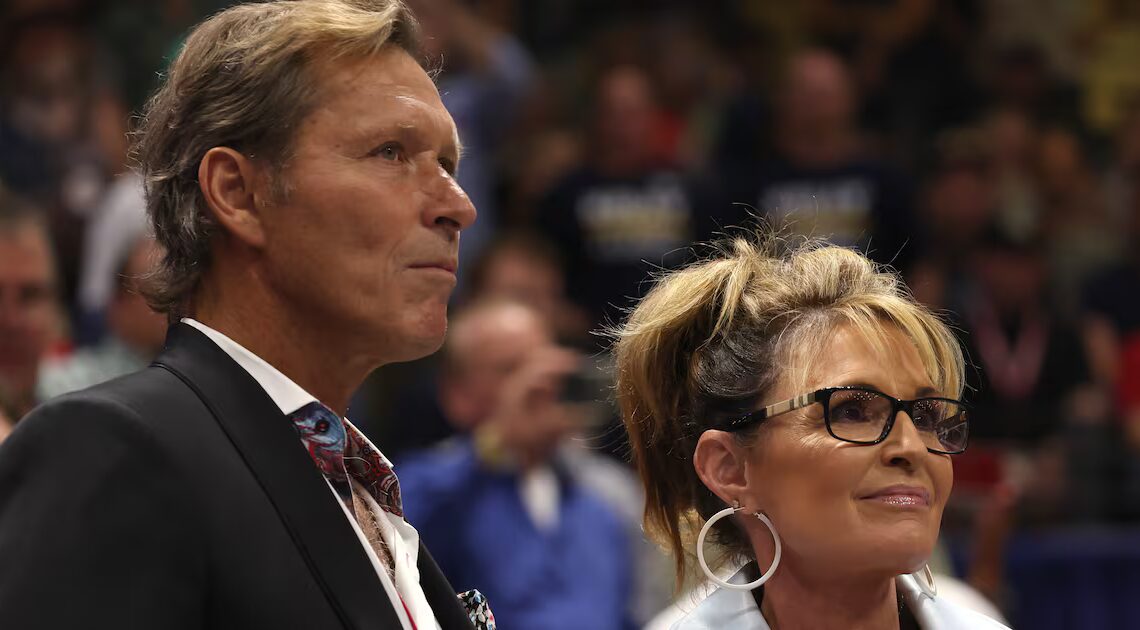 Sarah Palin Tends to NHL Boyfriend After Cancer Diagnosis