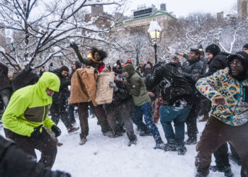 NYC snowball fight leads to avalanche of political blame over police injuries
