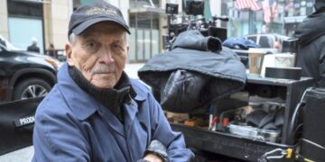 David Yarnell, Emmy-Nominated Producer of ‘Joe Bob’s Drive-In Theater,’ Dies at 96