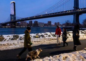 Americans’ optimism for their future took a hit last year, poll finds