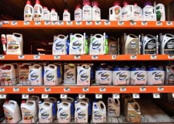 Roundup needs legal protections. This is the wrong way to do it.