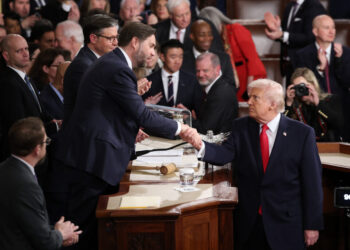 Trump touts economy, immigration policies in State of the Union address