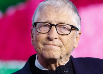 Bill Gates Makes Bombshell Admission on Affairs With Russian Women Amid Epstein Fallout
