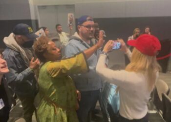 Mayor must end mob rule at police commission