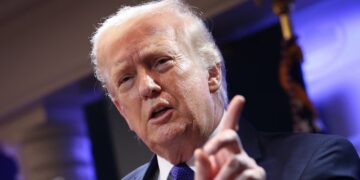 Trump Collapse Shifts Dem Midterm Focus Deep Into Red States