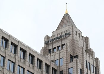 Judge says government may not search devices seized from Post reporter