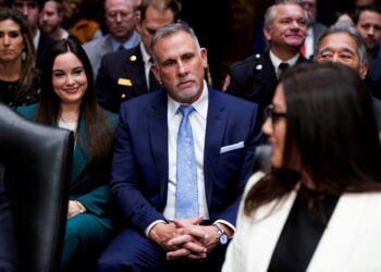 Labor secretary’s spouse not charged but remains banned from agency