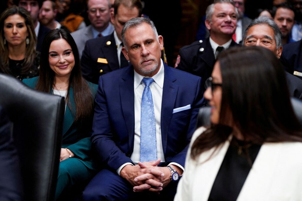 Labor secretary’s spouse not charged but remains banned from agency