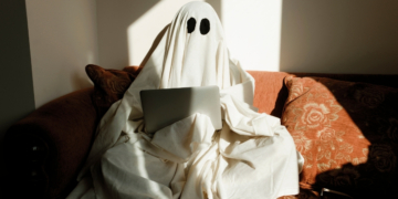 The 6 Zodiac Signs Most Likely to Ghost You, Ranked