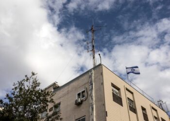 Israel’s government wants to pull the plug on its own military radio