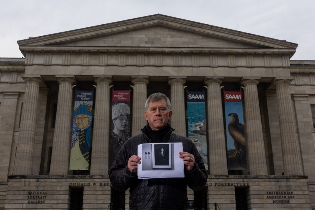 A professor challenged the Smithsonian. Security shut the gallery.