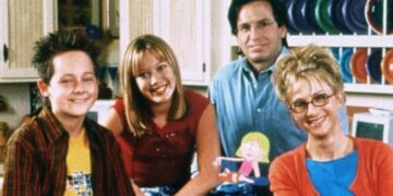 Hilary Duff Pays Tribute to Late ‘Lizzie McGuire’ Co-Star Robert Carradine: ‘My Heart Aches’