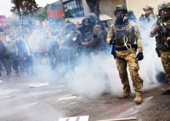 Apartment near ICE center sues agency for making tenants’ lives unbearable