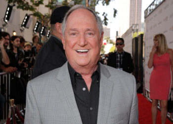 Neil Sedaka, singer, songwriter and pop hitmaker in two eras, dies at 86