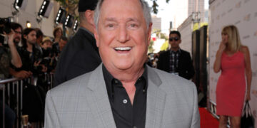 Neil Sedaka, singer, songwriter and pop hitmaker in two eras, dies at 86