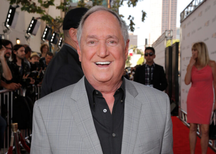 Neil Sedaka, singer, songwriter and pop hitmaker in two eras, dies at 86