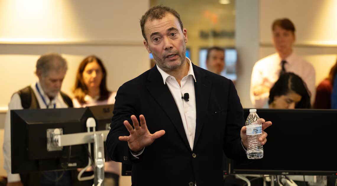 Washington Post CEO Snubs His Journalists on the Way Out the Door