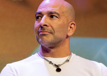 Peter Attia’s Ties to Epstein Spark a Backlash From Doctors