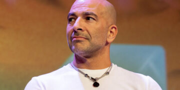 Peter Attia’s Ties to Epstein Spark a Backlash From Doctors