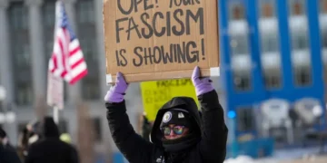 Trump admin suffers setback in plot to boot out hundreds of thousands of migrants