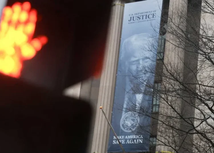 Ex-GOP adviser aghast as Trump’s face adorns government buildings: ‘Reject this tyranny’