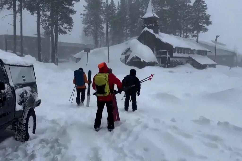 8 skiers found dead after avalanche in California