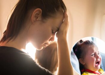 Flyer kindly offered to help tired mom with crying baby — her reaction was shocking