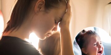 Flyer kindly offered to help tired mom with crying baby — her reaction was shocking