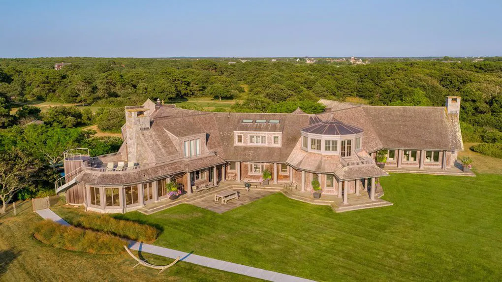 Aerial view of the $15 million estate purchased by Barack and Michelle Obama in Martha's Vineyard.