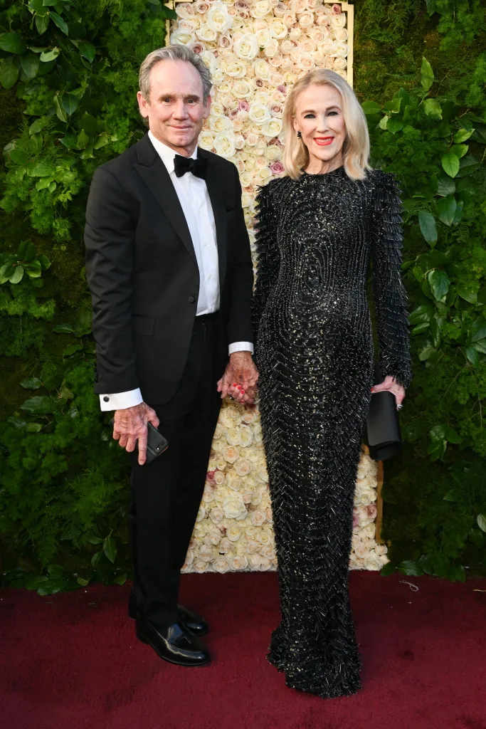 Bo Welch and Catherine O'Hara at the 82nd Annual Golden Globes.