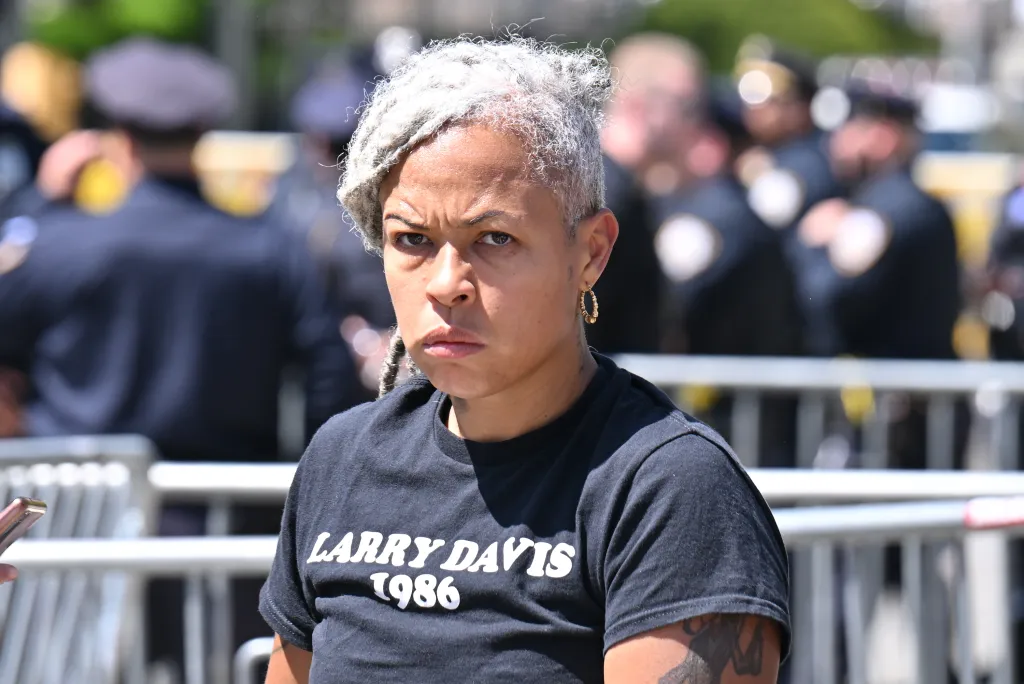 The unhinged ex-CUNY professor who savagely held a machete to a Post reporter’s neck was tapped by the city to create a permanent art installation in The Bronx.