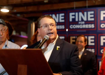 ‘I work with idiots’: Far-right rep scorched over bid to combat fake Muslim dog crisis