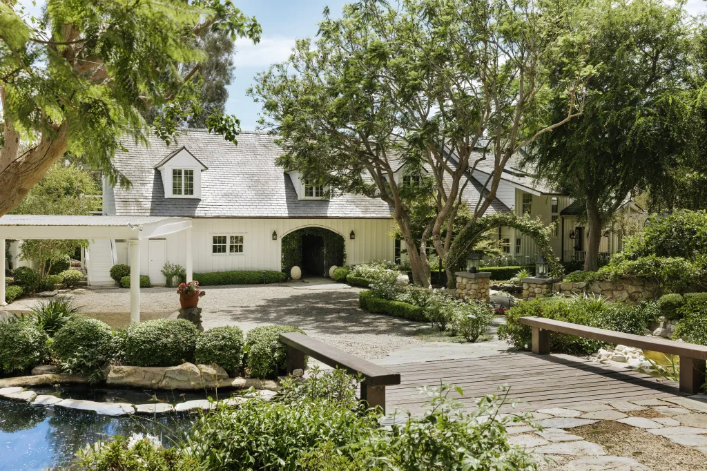 There are many paths on the property which is also near hiking trails