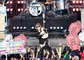 Green Day and Charlie Puth Kick Off Super Bowl LX With Former MVPs and ‘American Idiot’