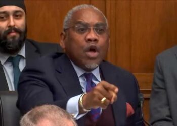 ‘Stop covering!’ Dem shouts down ‘flunky’ Scott Bessent over Trump’s ‘shady’ deals