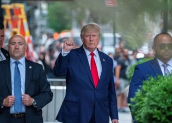 Congress stocks up on pillows and blankets expecting ‘long night’ from Trump