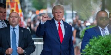 Congress stocks up on pillows and blankets expecting ‘long night’ from Trump