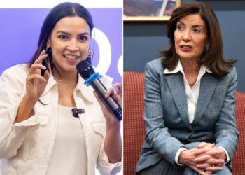 All 19 NY House Dems — including AOC — back Kathy Hochul for re-election