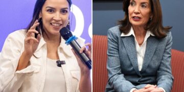 All 19 NY House Dems — including AOC — back Kathy Hochul for re-election