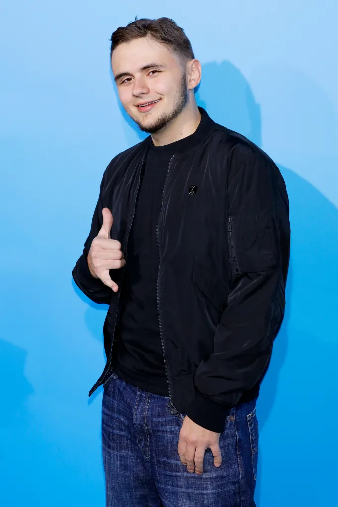 Prince Michael Jackson giving a thumbs-up.