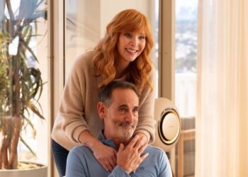 ‘The Comeback’: Valerie Cherish Learns She’s Leading an AI-Written Sitcom in First Season 3 Trailer