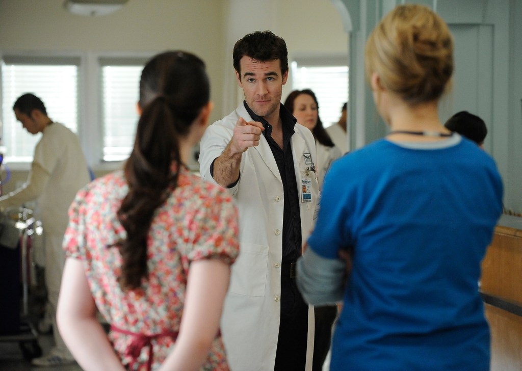 James Van Der Beek as Dr. Joe Briggs pointing at Michelle Trachtenberg as Chloe.