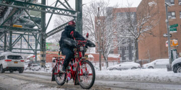 Even in a Blizzard, Food Delivery in New York City Continues