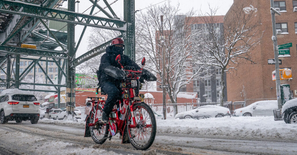 Even in a Blizzard, Food Delivery in New York City Continues