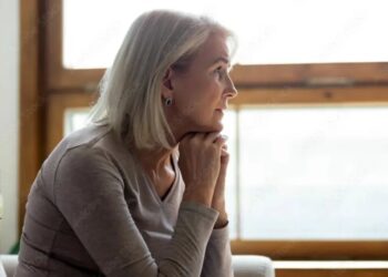 Dear Abby: Should I tell my children their father’s secrets now that he’s dead?