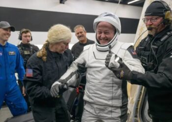 NASA’s Mike Fincke identifies himself as the ailing astronaut who prompted space station evacuation