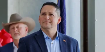 Ex-staffer claimed affair with congressman in text messages before suicide: report