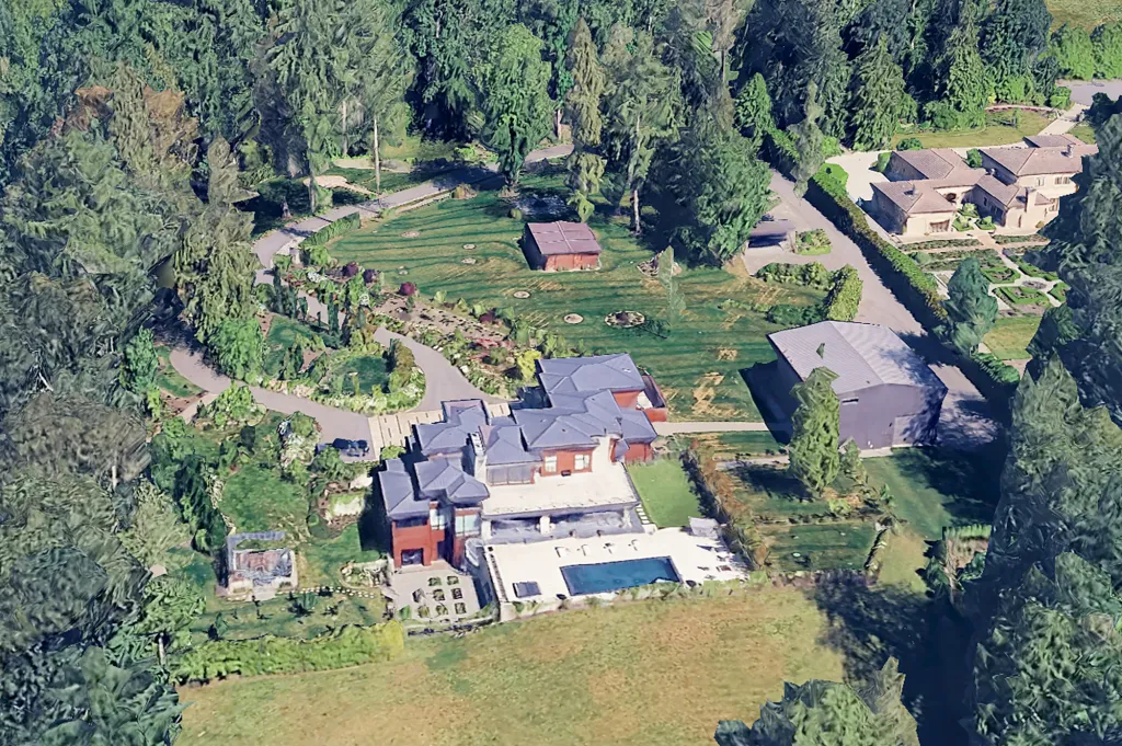 Mike Macdonald purchased this sprawling Redmond, Washington home for $10 million.